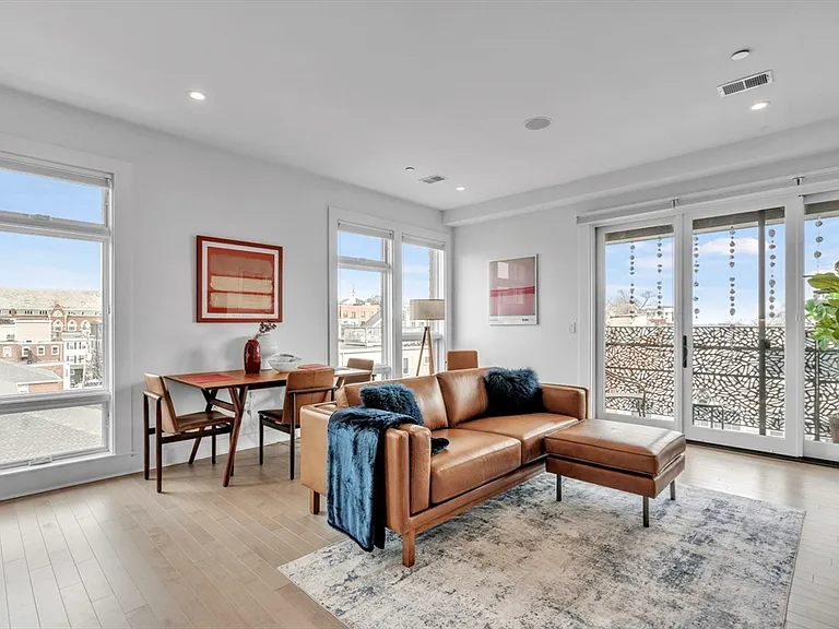 232 Old Colony Ave #504 — Photo 8