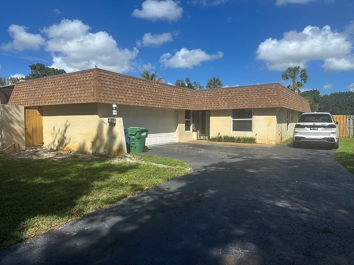 Building Photo - 18913 Oakland Hills Dr