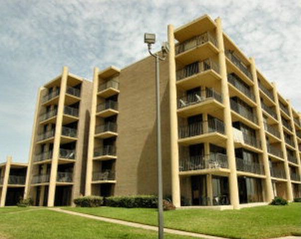 1st image of 110 Padre Blvd #407