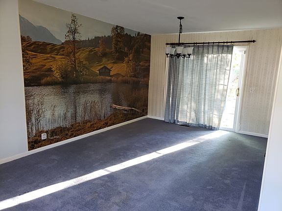 4th image of 1661 New Hope Dr