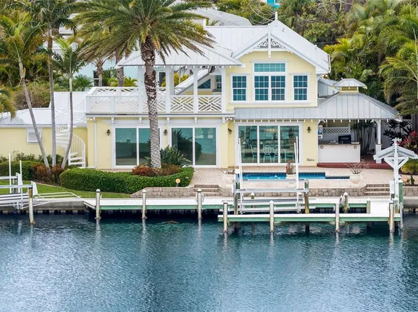 8321 Marina Dr, Holmes Beach, FL 34217