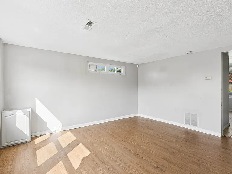 2801 Hinsdale Dr — Photo 11