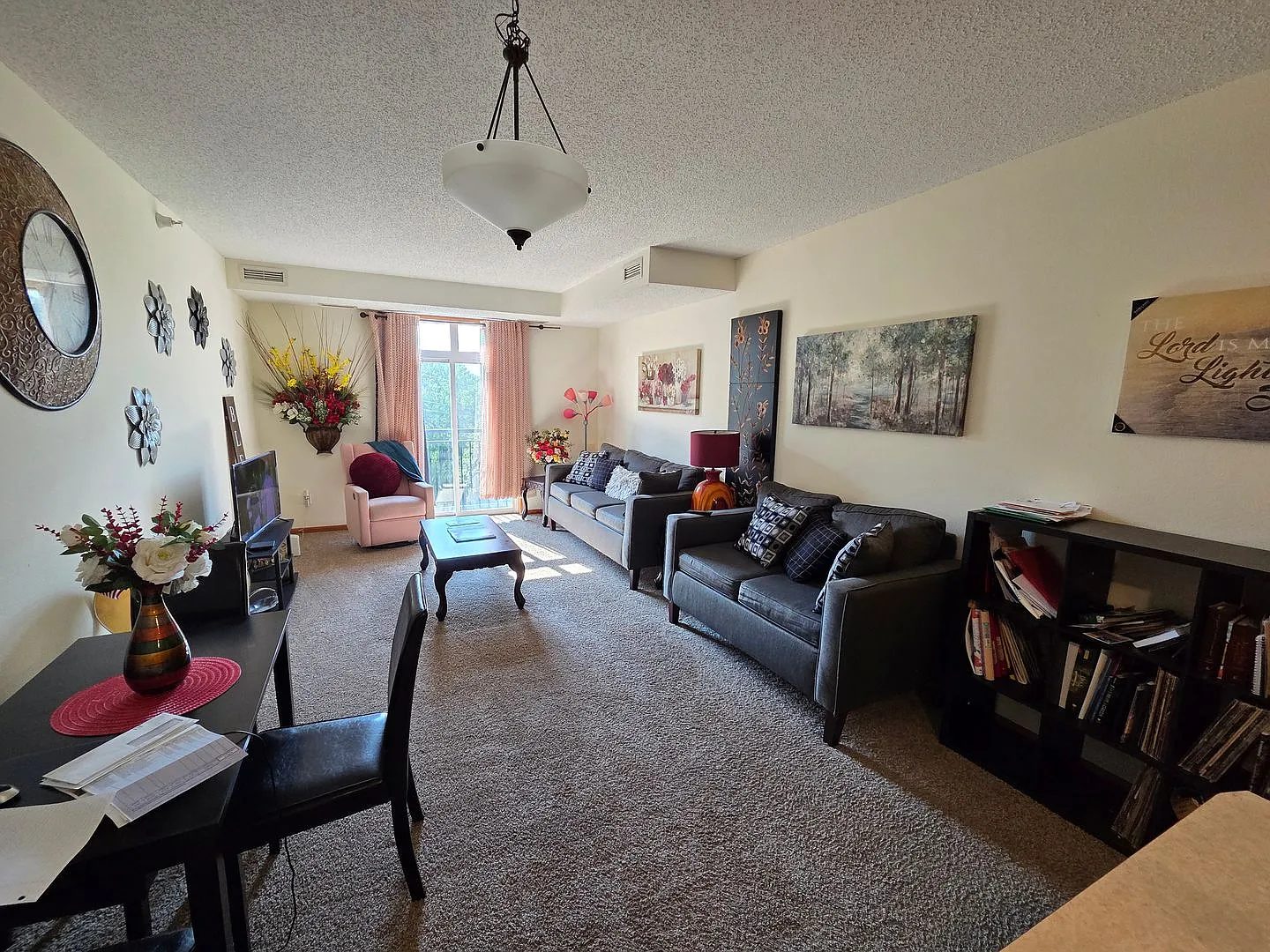 The Urban Condo You've Been Waiting For- 2bd/2ba in St. Paul's Greater East Side — Photo 4