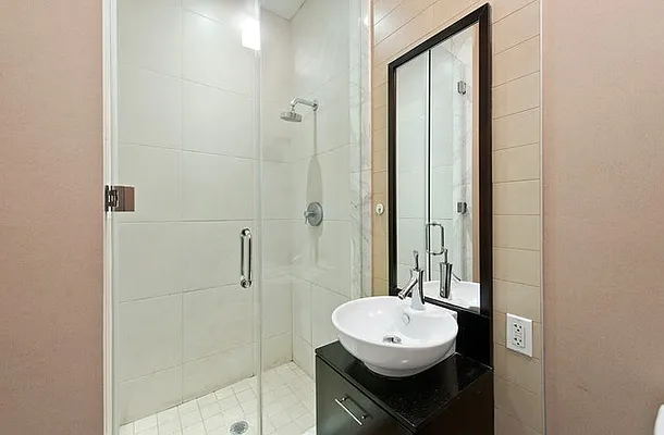 Rented by Bold New York | media 43