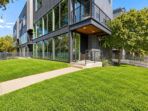 3rd image of 4805 Caxton Ct
