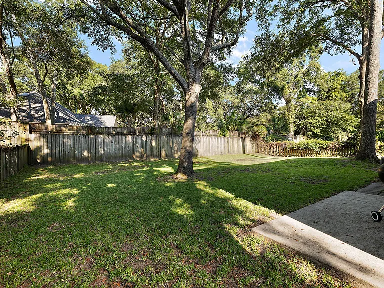 1379 Center Lake Dr — Photo 19