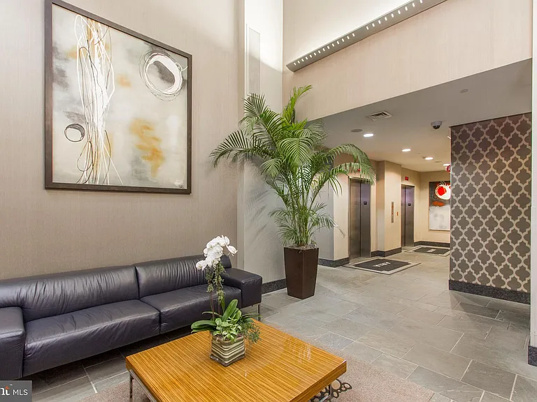 1425 Locust St #4E — Photo 22