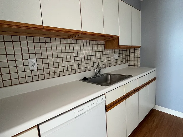 750 Davol St #616 — Photo 4