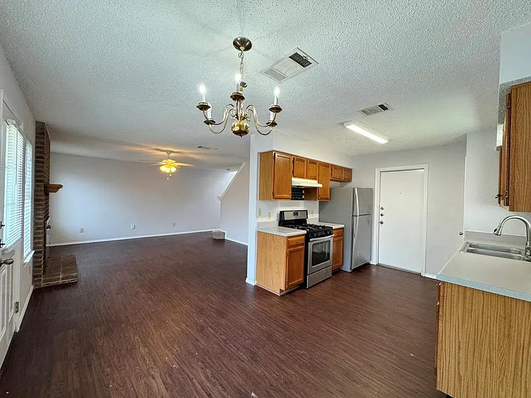 14009 Maricella Ln — Photo 9