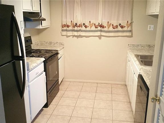 3rd image of 1812 Warringwood Dr Unit B