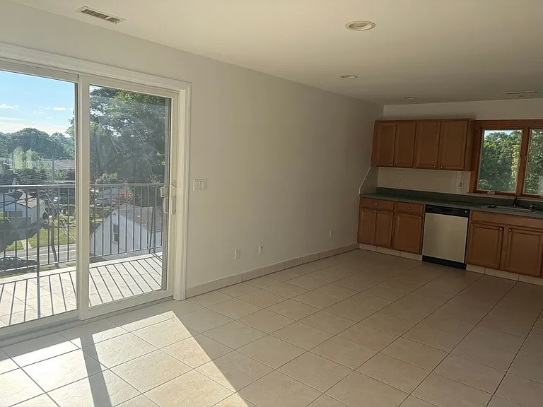 229 Kingston Ave #2 — Photo 5