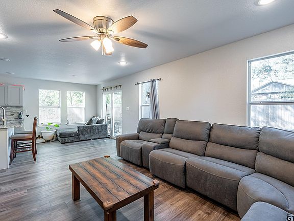 5th image of 215 Landers St