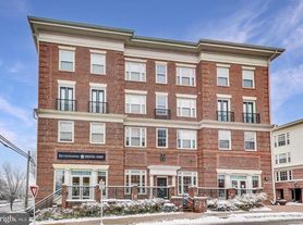 8 Granite Pl, Gaithersburg, MD