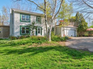 535 High Bluff Dr, Grafton, WI 53024