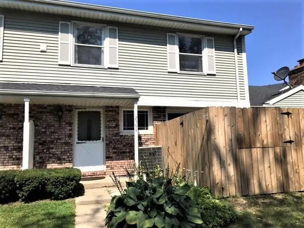2594 Cherrywood Ct, Saint Joseph, MI 49085