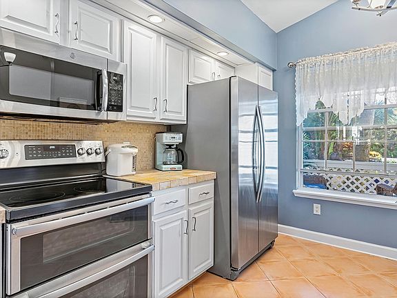 5th image of 180 Turtle Cove Ct