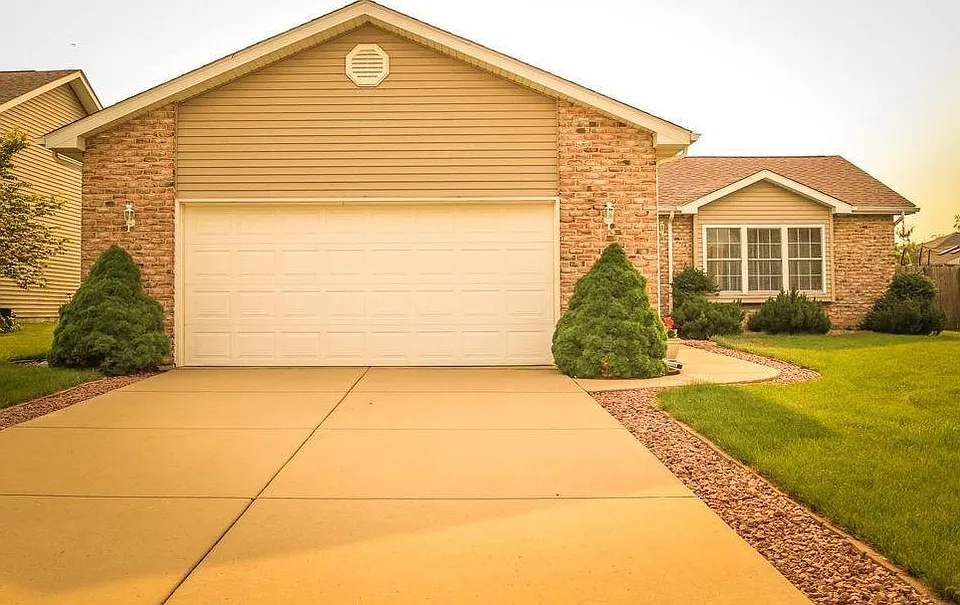 1353 Center Creek Dr