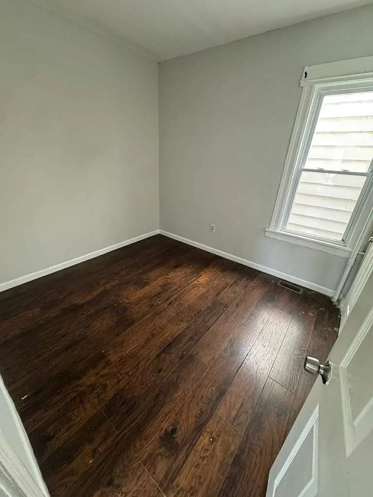 3 bed, $2,100 — Photo 3