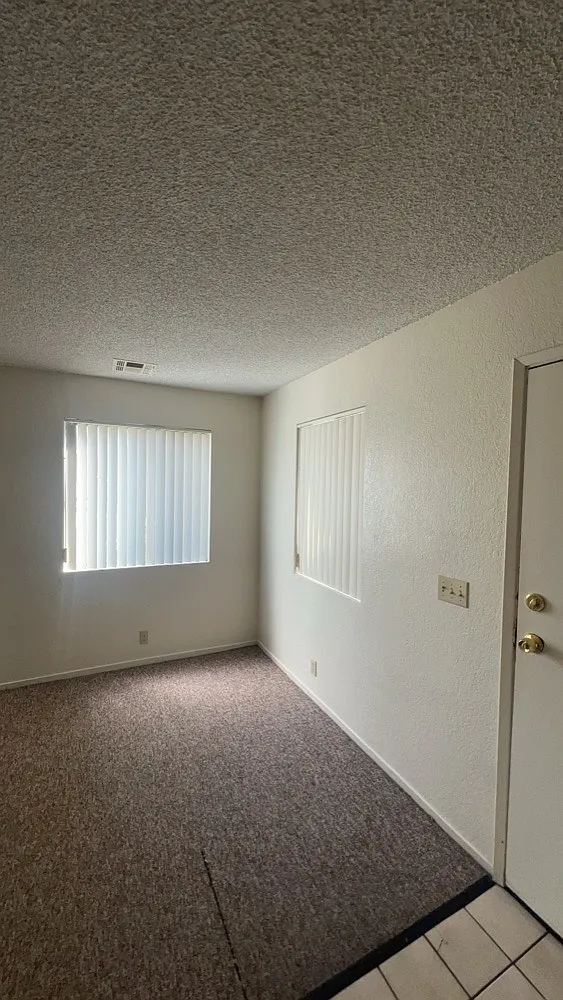 2 bed, 1025 sqft, $2,400 — Photo 4