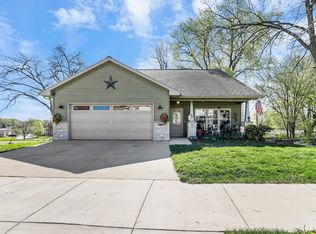 919 S Spring St, Beaver Dam, WI 53916