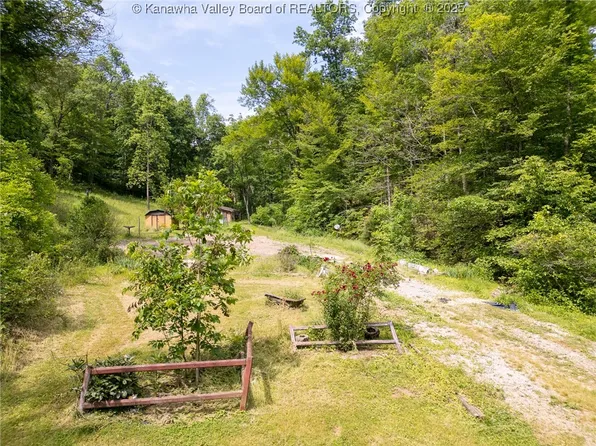 478 Scarberry Hollow Rd, Lesage, WV 25537