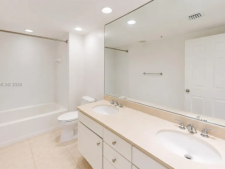2000 N Bayshore Dr #1509 — Photo 10