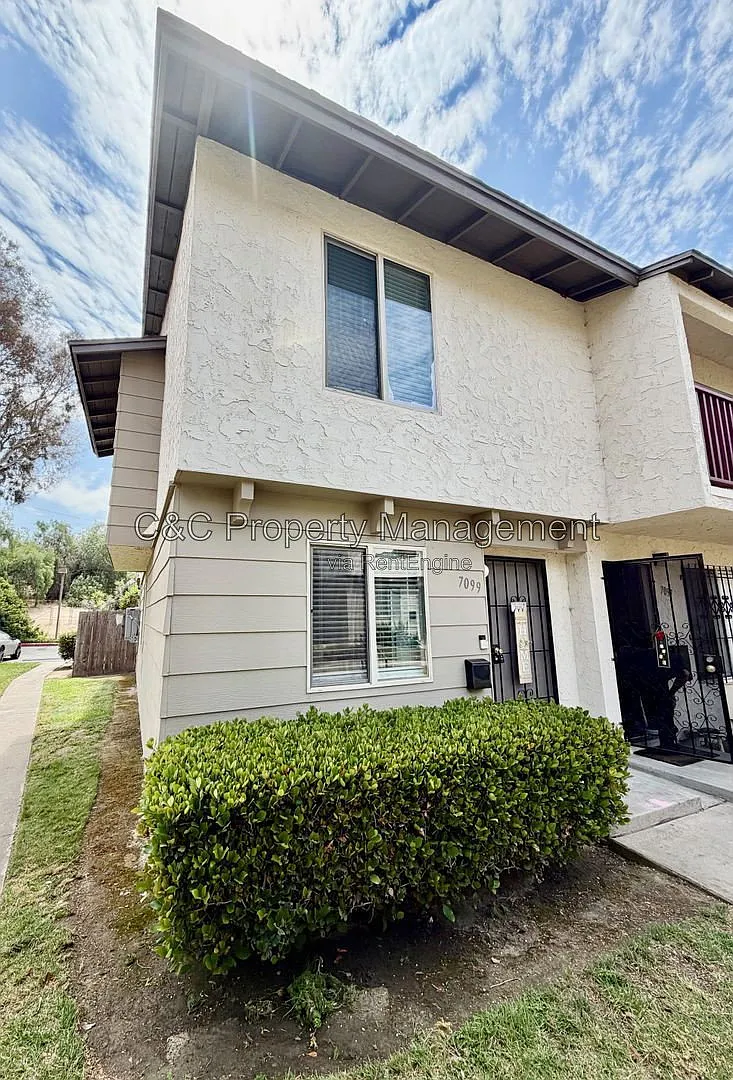 3 bed, 2.0 bath, 1023 sqft, $3,195 — Photo 1