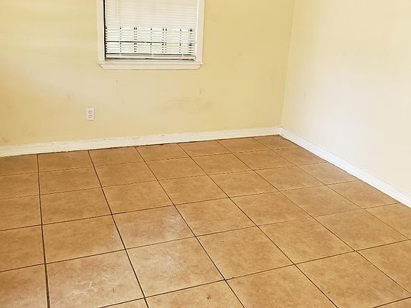 2nd image of 1180 W 32nd St