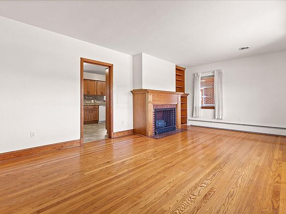 4th image of 2605 Pinecrest Dr