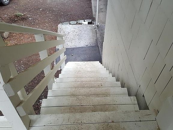 4th image of 2821 Bellevue Way SE #2S