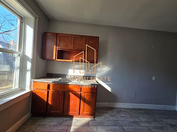 3rd image of 112-111 Lincoln St #1033C