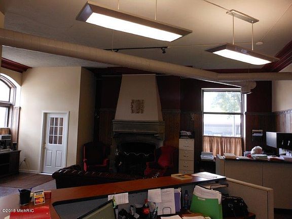 5th image of 297 W Clay Ave Suite 101
