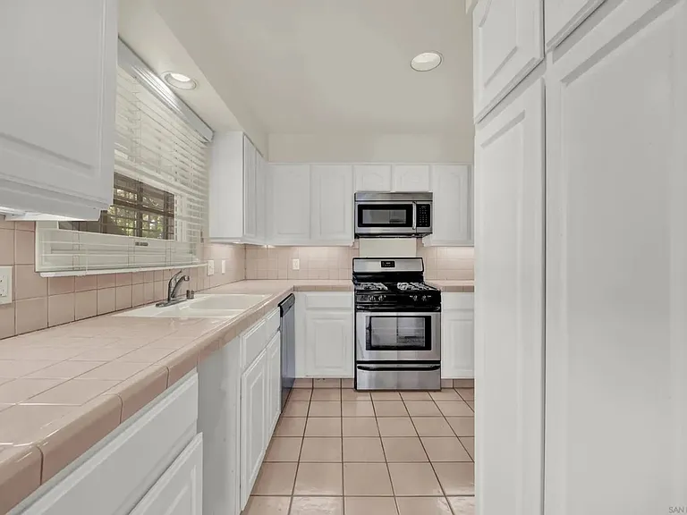 3104 Dickens St — Photo 17