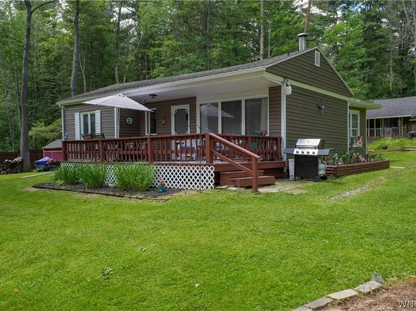 8135 Woodside Dr, Caneadea, NY 14717