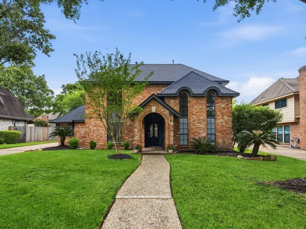 5211 Mulberry Grove Dr, Kingwood, TX 77345