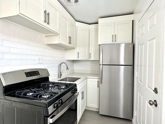 Modern Renovated Kitchen - Stainless Steel Appliances