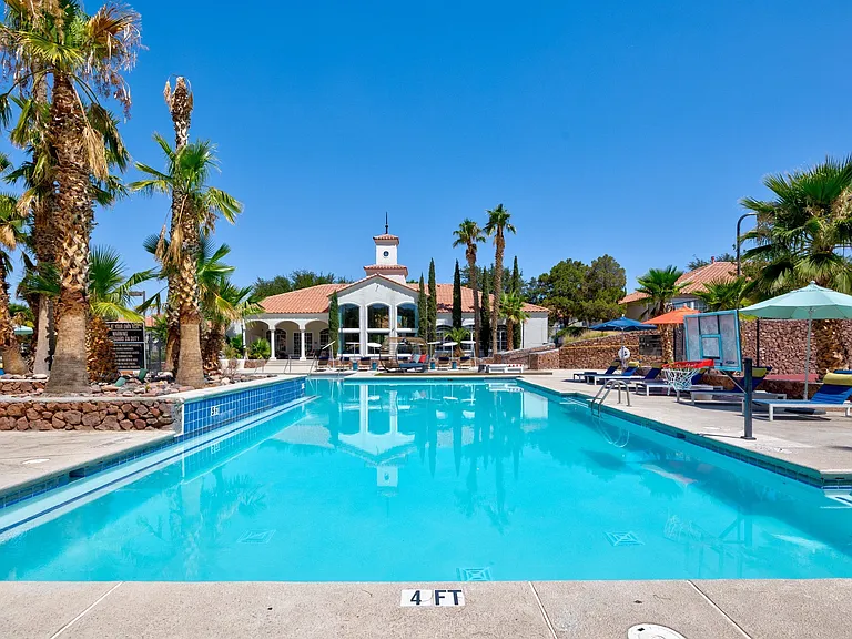 Resort Style Swimming Pool