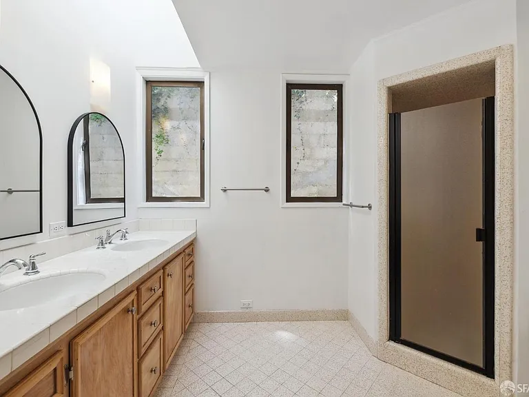 195 Beacon St — Photo 45