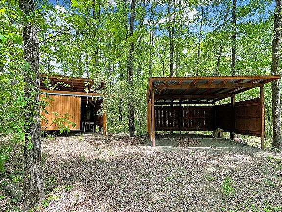 2nd image of 207 Arrowcrest Dr