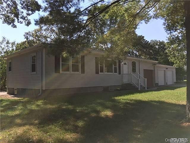 1st image of 210 E Crestwood Drive