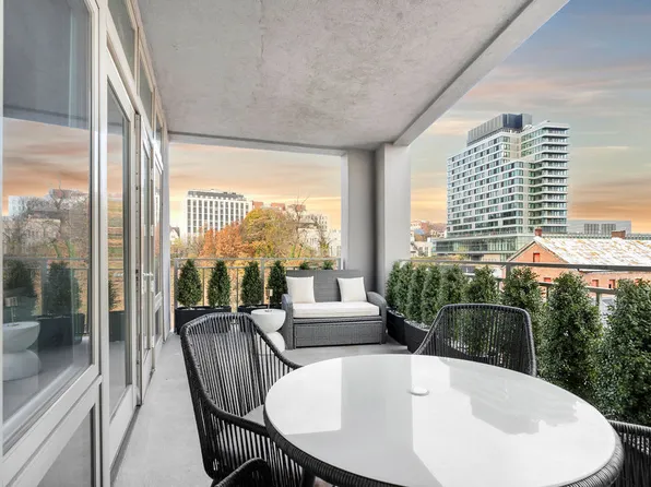 90 Bay Street Landing image 30 of 39