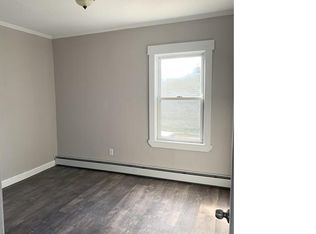 305 Hamlet St APT 2, Fall River, MA 02724