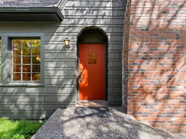 5803 SW Garden Home Rd, Portland, OR 97219