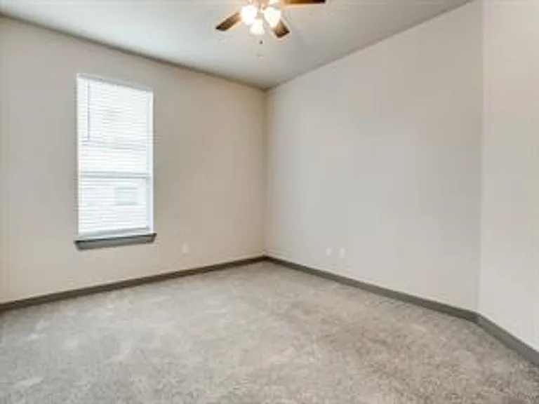 10604 Tube Dr — Photo 38