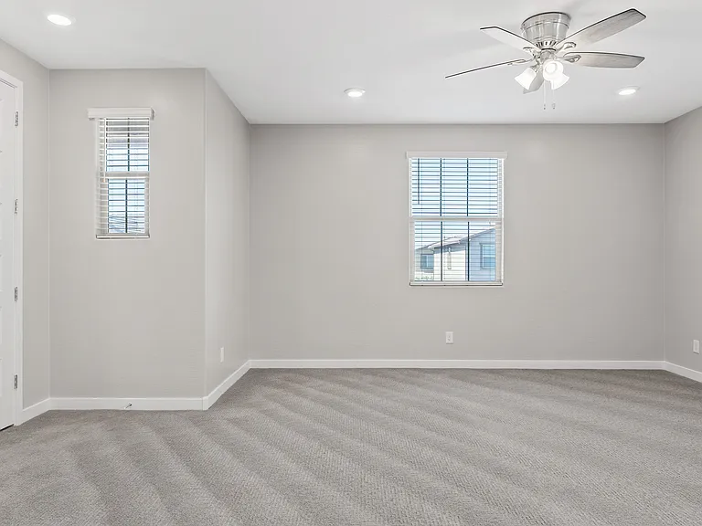 1154 E Thompson Way — Photo 19