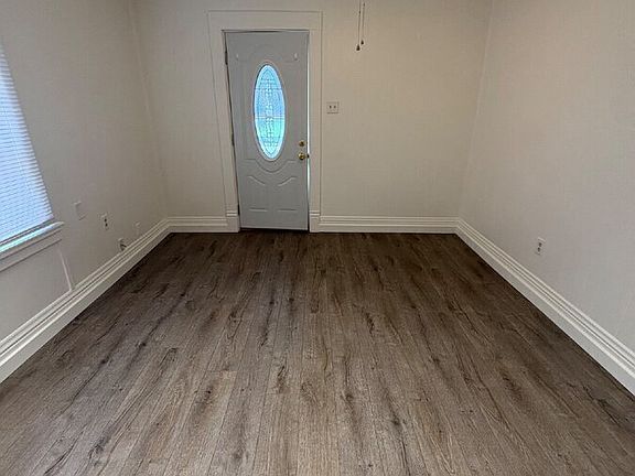 4th image of 210 S Pacific St APT 2