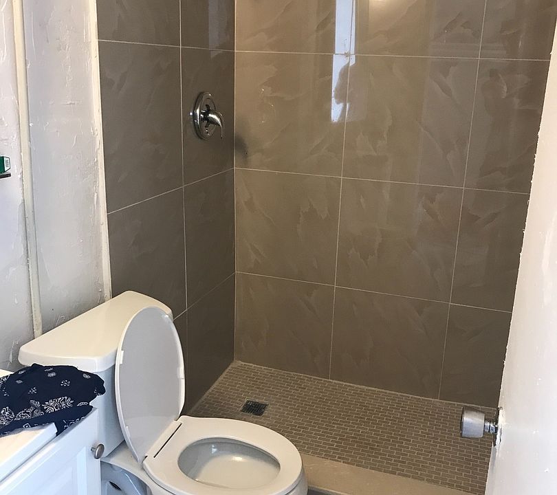 2nd image of 417 NW 5th St #3