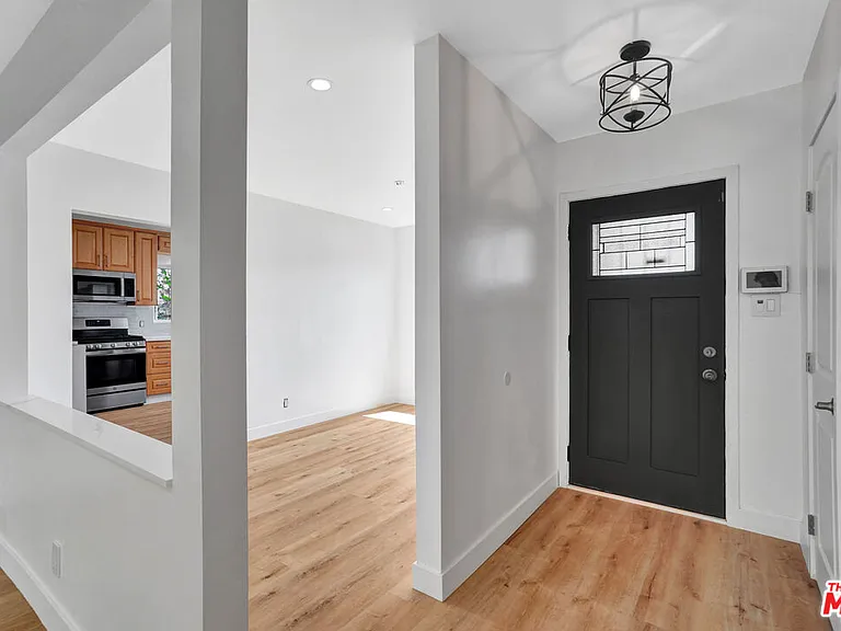 12801 Friar St — Photo 4