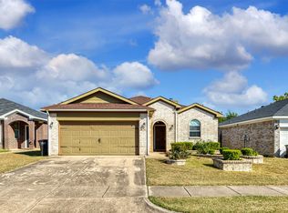 1021 Buffalo Springs Dr, Fort Worth, TX 76140