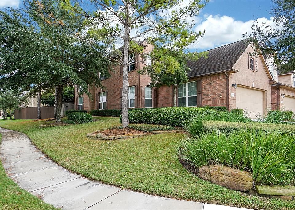 1st image of 1211 Glenwood Canyon Ln